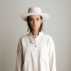 GIGI PIP WREN FLAT BRIM TELESCOPE HAT